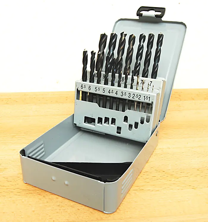 Set punte elicoidali HSS 1,0 - 10,0 mm con incremento di 0,5 mm LOEHER 180/20 in custodia di plastica