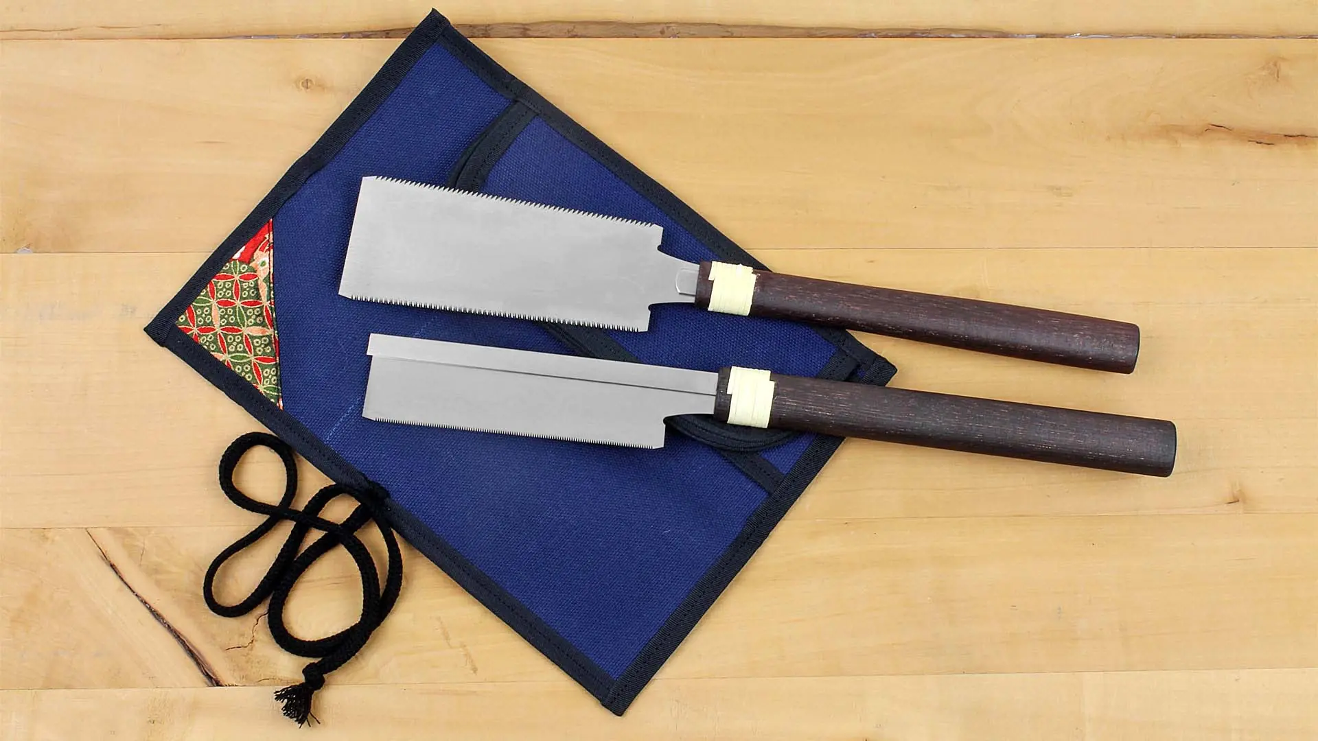 Set di Seghe giapponesi tradizionali mini consistente di Ryoba 312053 - Dozuki 312052 - custodia in tessuto blu 312049