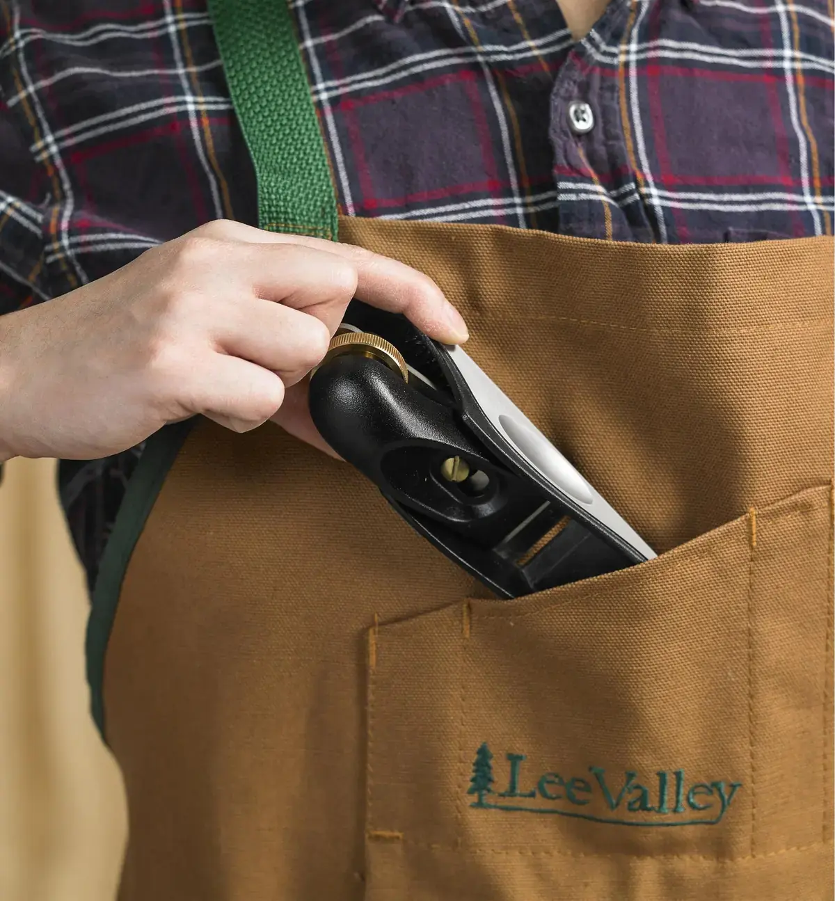 Pialletto "Apron Plane" con lama in acciaio carbonio 1-1/4 pollici (32 mm) VERITAS