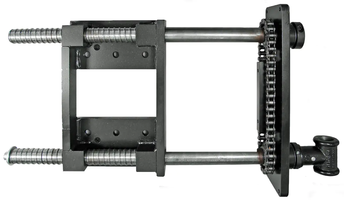 Morsa frontale per lavori pesanti con guide filettate con catena condotta cavita per manico 27 mm