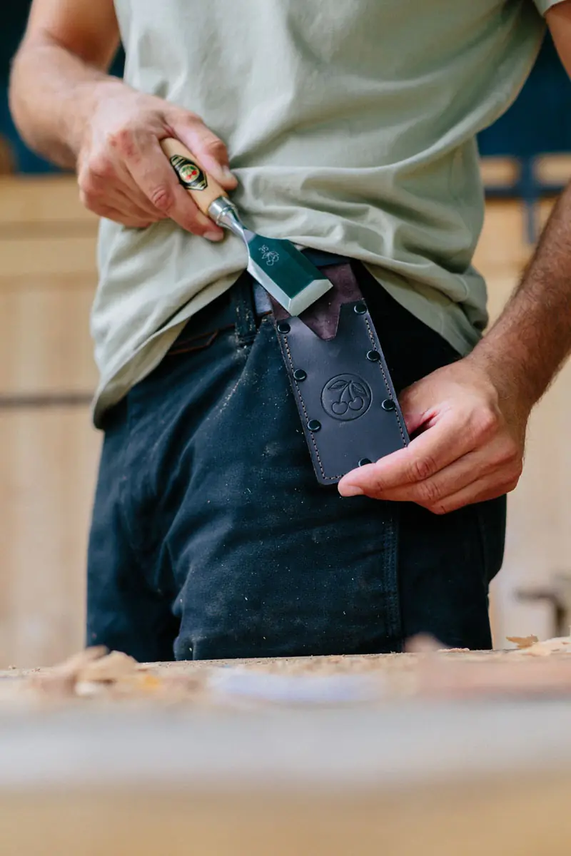 Corta scalpelli 35 mm in custodia di pelle con manico in faggio KIRSCHEN