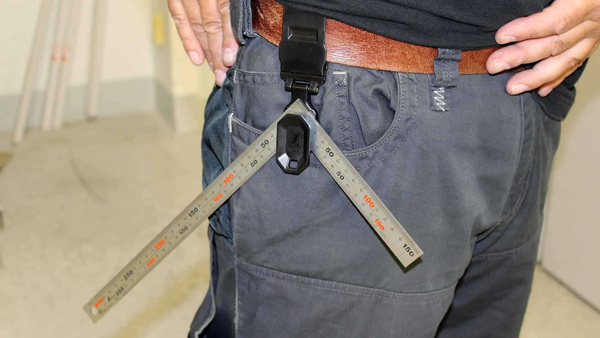 Magnetic carpenter’s square holder Magnetic carpenter’s square holder