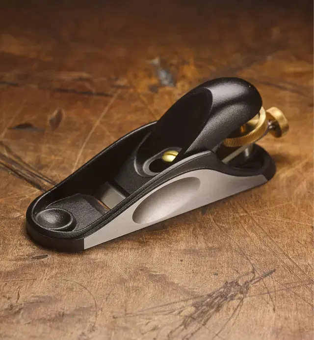 Pialletto "Apron Plane" con lama in acciaio carbonio 1-1/4 pollici (32 mm) VERITAS