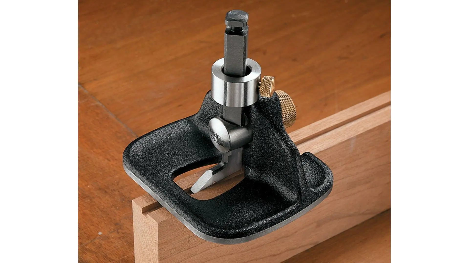 Pialla Router Plane media con lama 1/4 in. = 6.35 mm VERITAS Pialla Router Plane media con lama 1/4 in. = 6.35 mm VERITAS
