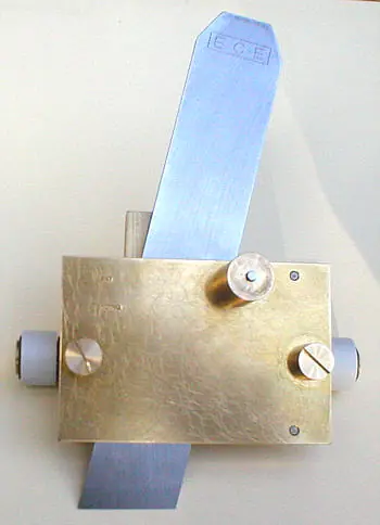 Guida affilatore no. 3 per lame di pialle dritte e diagonali R.KELL Guida affilatore no. 3 per lame di pialle dritte e diagonali R.KELL