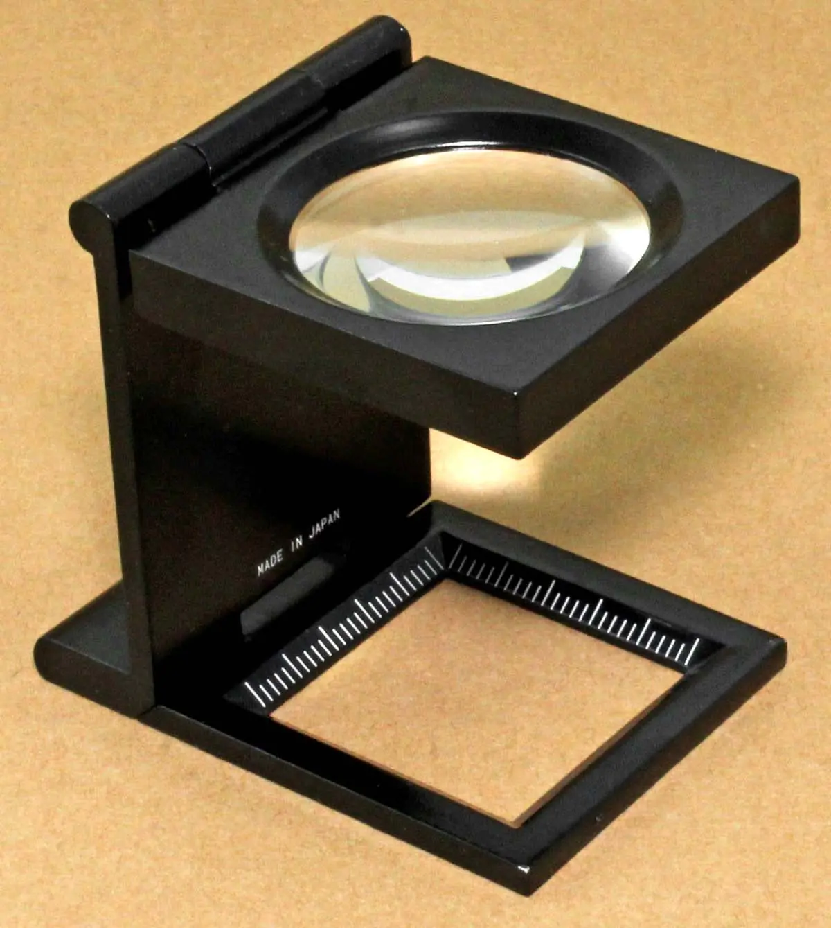 Lente d’ingrandimento con potere d’ingrandimento 6x (lente da gioielliere) SHINWA Lente d’ingrandimento con potere d’ingrandimento 6x (lente da gioielliere) SHINWA