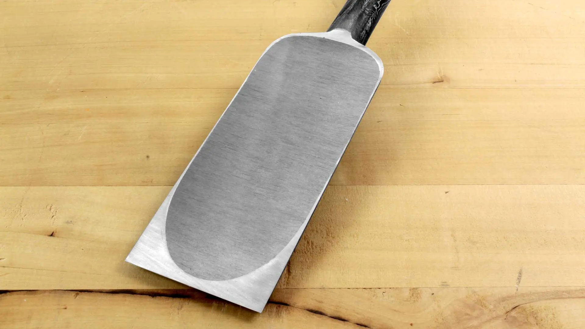 Sashi Mokume Nomi 48 mm - Scalpello giappponese da carpentiere lama in acciaio Suminagashi lunghezza totale 630 mm TASAI Sashi Mokume Nomi 48 mm - Scalpello giappponese da carpentiere lama in acciaio Suminagashi lunghezza totale 630 mm TASAI
