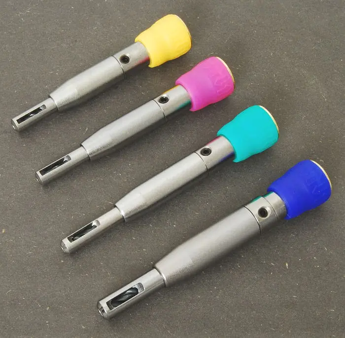 Punta per cerniere in blu - diametro 3.2 mm diametro manicotto 6.3 mm Punta per cerniere in blu - diametro 3.2 mm diametro manicotto 6.3 mm