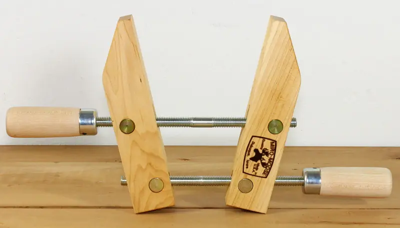 Strettoio in legno a presa angolata regolabile lunghezza ganasce 4 inch (102mm) apertura 2-1/4 inch (57mm) profondita 2 inch (51mm) DUBUQUE Strettoio in legno a presa angolata regolabile lunghezza ganasce 4 inch (102mm) apertura 2-1/4 inch (57mm) profondita 2 inch (51mm) DUBUQUE