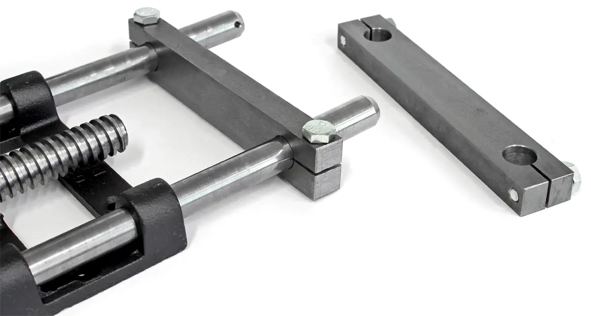 Giogo per morsa frontale piccolo (compatibile solo per articolo 300655) Giogo per morsa frontale piccolo (compatibile solo per articolo 300655)