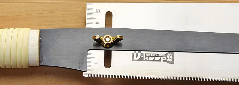 Dozuki con profondità regolabile lunghezza lama 225 mm profondità massima taglio 48 mm YOSHIWAKA Dozuki con profondità regolabile lunghezza lama 225 mm profondità massima taglio 48 mm YOSHIWAKA