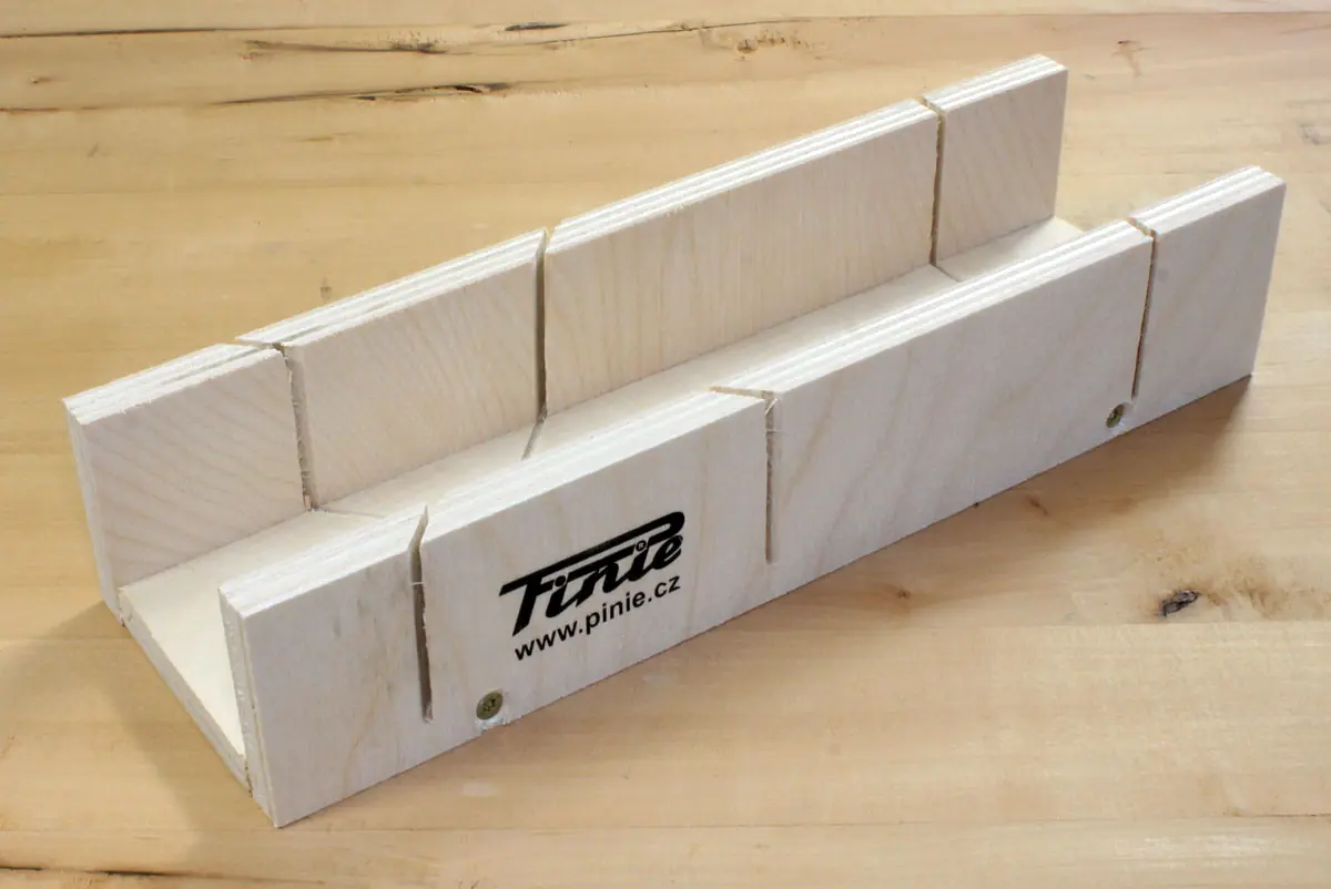 Guida Base in faggio, pannelli laterali in MDF 250x57x40mm PINIE