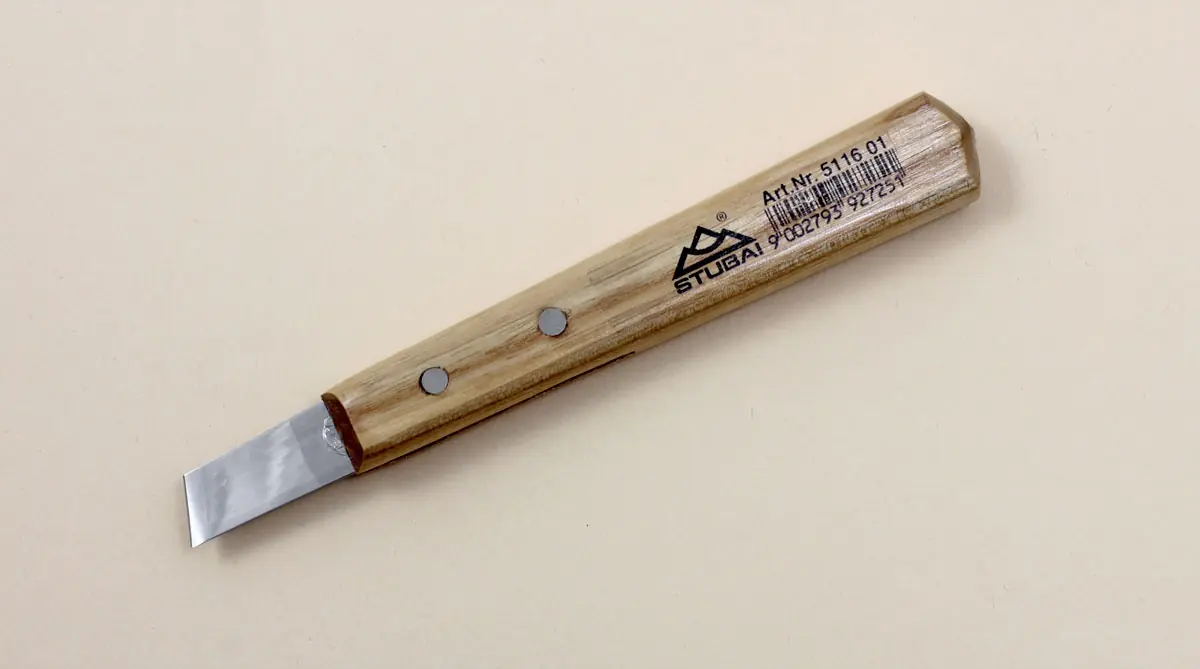 Coltello da intaglio dritto con filo inclinato STUBAI