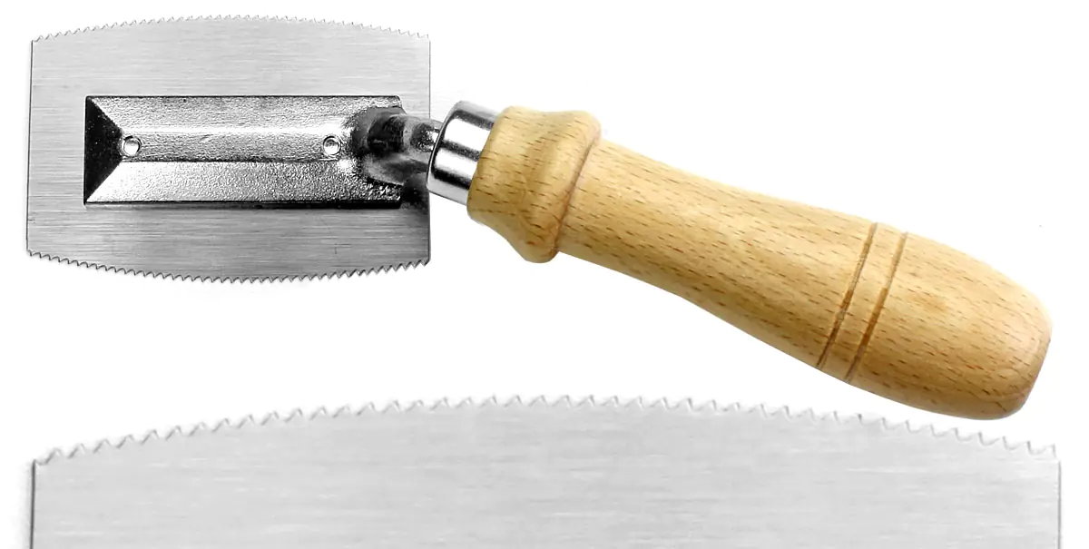 Sega impiallacciatura con manico di legno