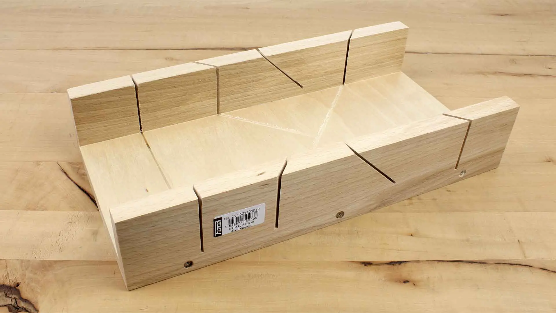 Guida con i fianchi in faggio e la base in particolato 350x140x50mm PINIE