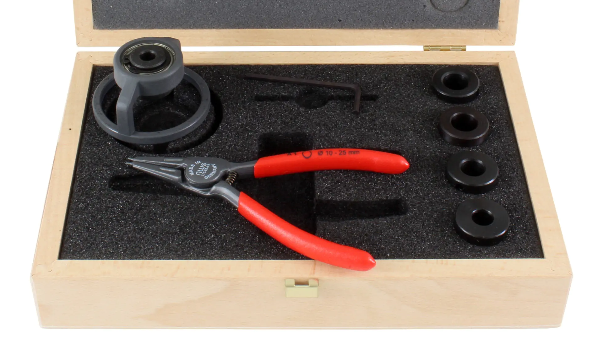 Depth stop set with 5 guide bushings and circlip pliers for FAMAG Forstner bits 10 - 48 mm in wooden box Depth stop set with 5 guide bushings and circlip pliers for FAMAG Forstner bits 10 - 48 mm in wooden box