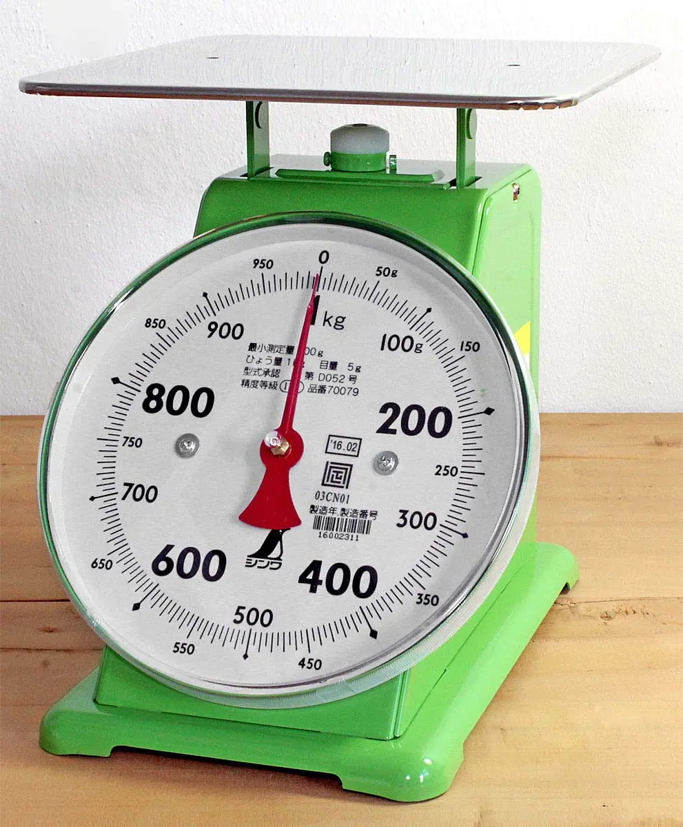 Scale Range of Use 100g to 1kg SHINWA Scale Range of Use 100g to 1kg SHINWA