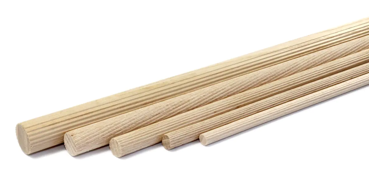 Bastone rotondo in legno di faggio, superficie scanalata
