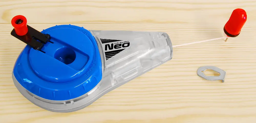 Marcatore a linea di gesso riavvolgimento automatico e corda sottile SHINWA