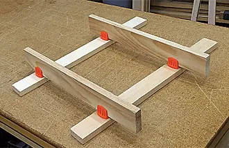 Set Platform Saddles with 4 brackets for boards 18 - 19 mm wide and 4 posts for holes 19 - 20 mm VERITAS Set Platform Saddles with 4 brackets for boards 18 - 19 mm wide and 4 posts for holes 19 - 20 mm VERITAS